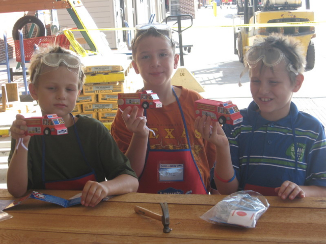 2010-Pack409-Blue-n-Gold - 208.jpg